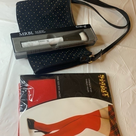 Old Navy Purse, Spirit Stockings, Make-Up Brush - Picture 14 of 14